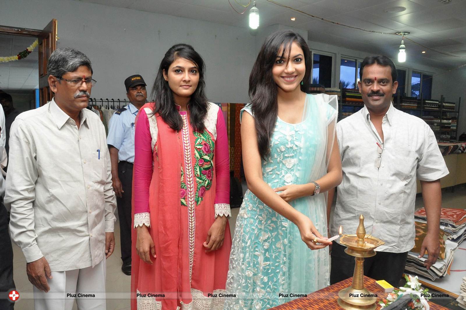 Pochampally Ikat Art Mela Inaugurated by Actress Ritu Varma Pictures | Picture 556738