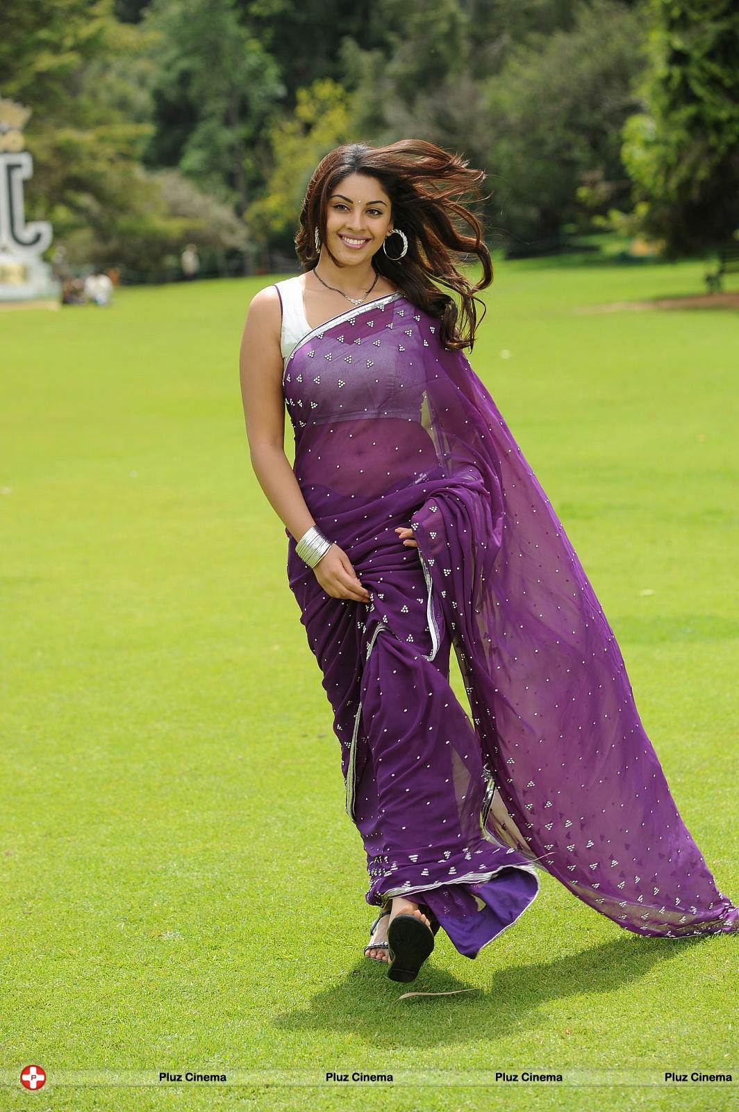 Richa Gangopadhyay New Hot Images | Picture 558351