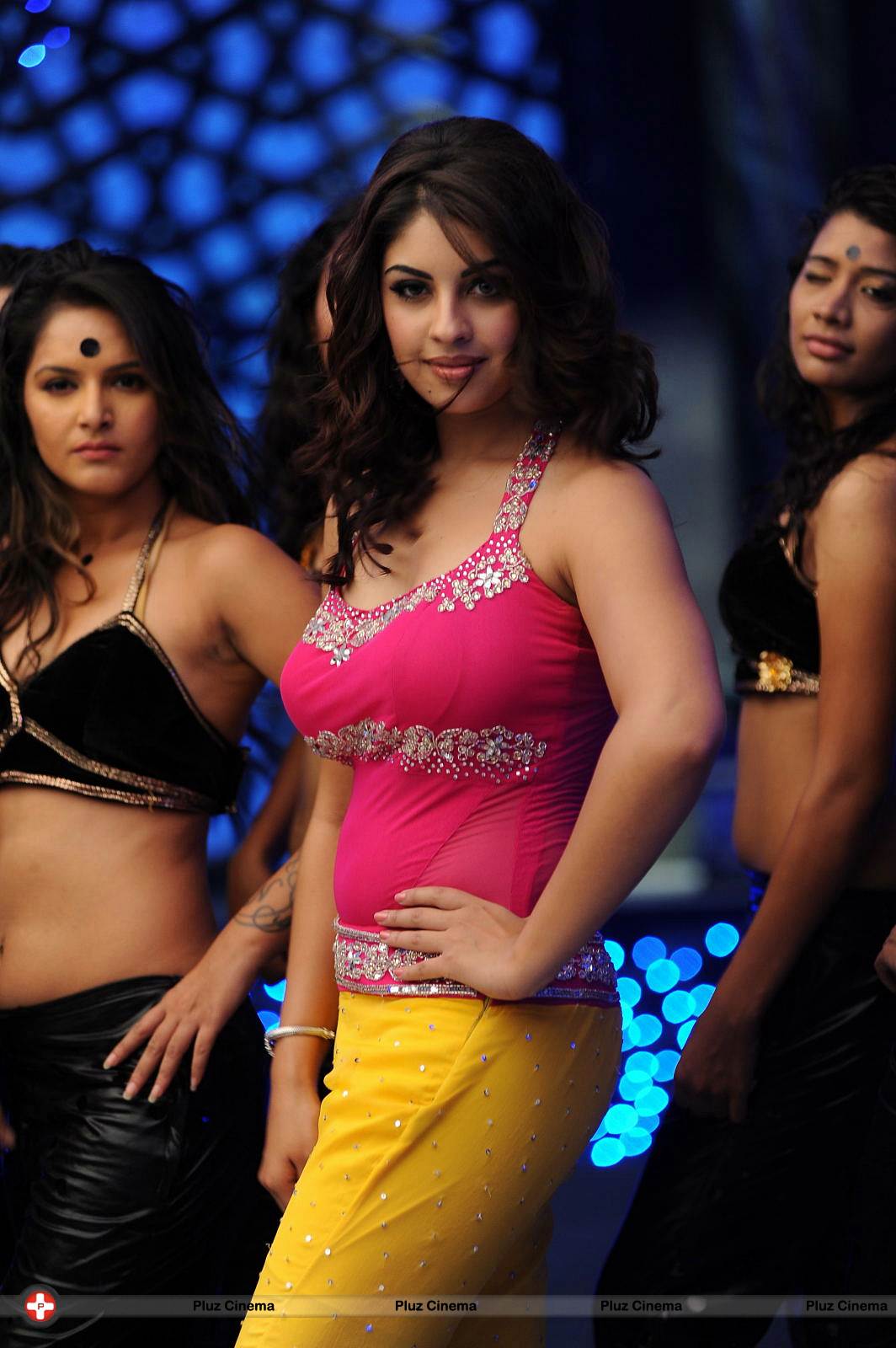 Richa Gangopadhyay New Hot Images | Picture 558720