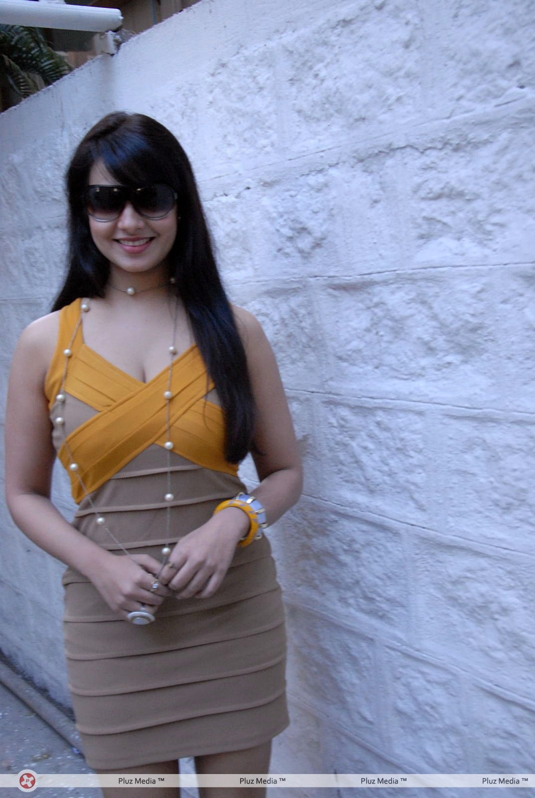 Acterss Saloni Hot at Hiya Jewellery Event Photos | Picture 375908