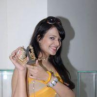 Acterss Saloni Hot at Hiya Jewellery Event Photos | Picture 375896