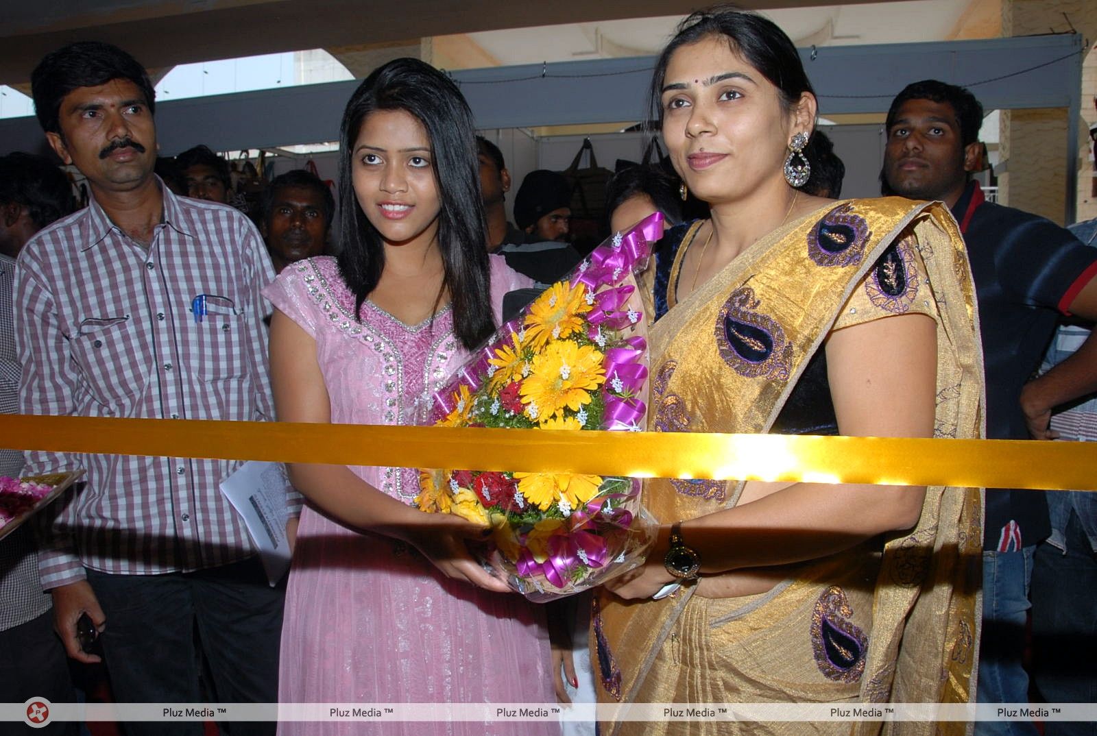 Sonali at Parinaya Wedding Fair 2013 Launch Photos | Picture 377732