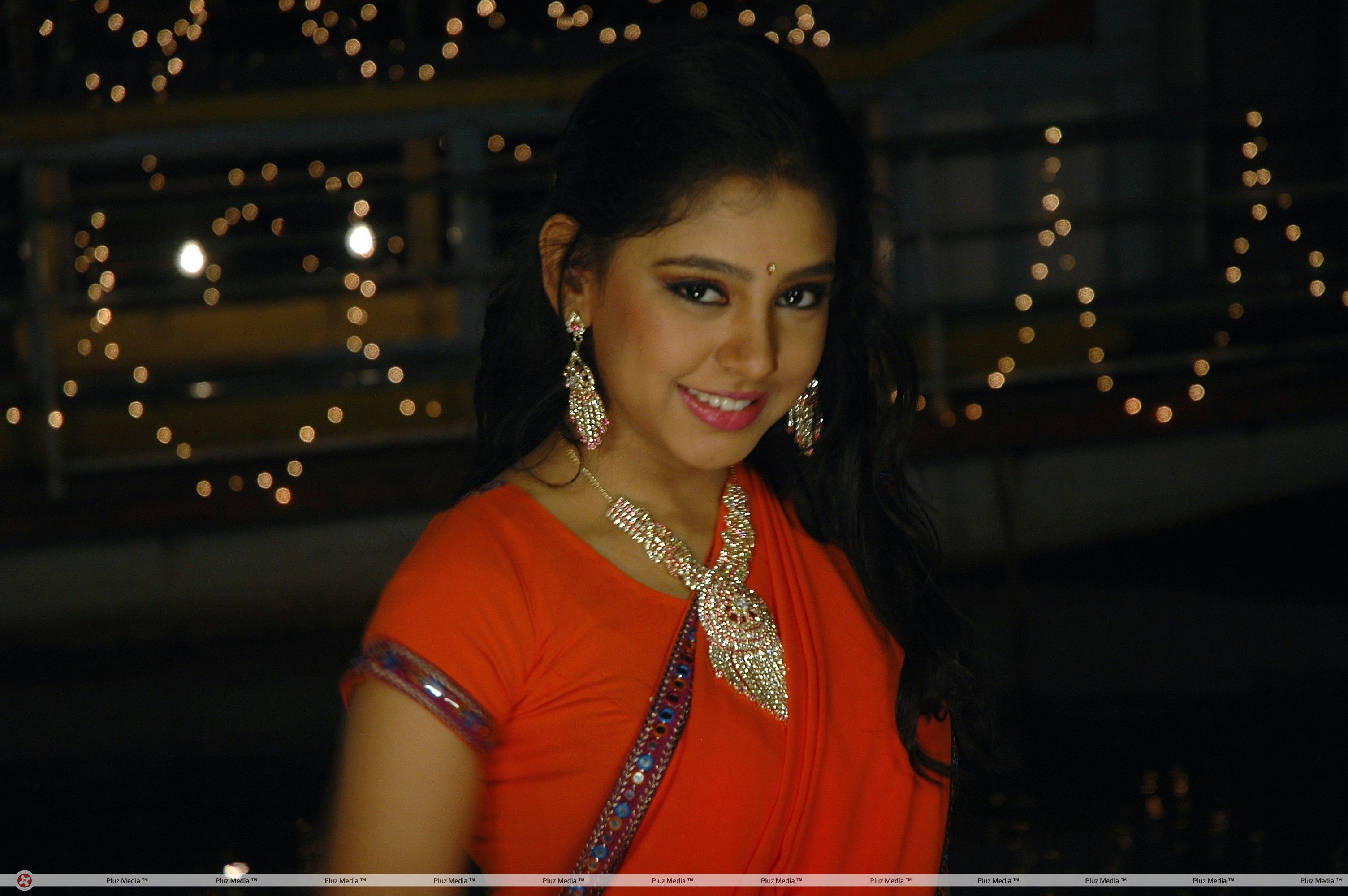 Niti Taylor - Actress Niti Taylor New Stills in Love Dot Com Movie | Picture 380467