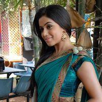 Poorna Hot Photos at Telugulo Naaku Nachni Padam Prema Movie Launch | Picture 383323