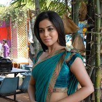 Poorna Hot Photos at Telugulo Naaku Nachni Padam Prema Movie Launch | Picture 383324