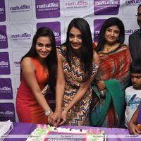 Actress Aksha & Nikitha Narayan launches Naturals Family Salon Photos