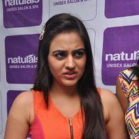 Aksha Pardasany - Actress Aksha & Nikitha Narayan launches Naturals Family Salon Photos