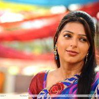Bhumika Hot Saree Photos in April Fool Movie | Picture 360781