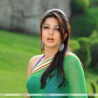 Bhumika Hot Saree Photos in April Fool Movie | Picture 360787