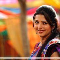 Bhumika Hot Saree Photos in April Fool Movie | Picture 360789