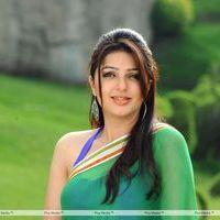 Bhumika Hot Saree Photos in April Fool Movie | Picture 360790