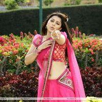 Bhumika Hot Saree Photos in April Fool Movie | Picture 360794