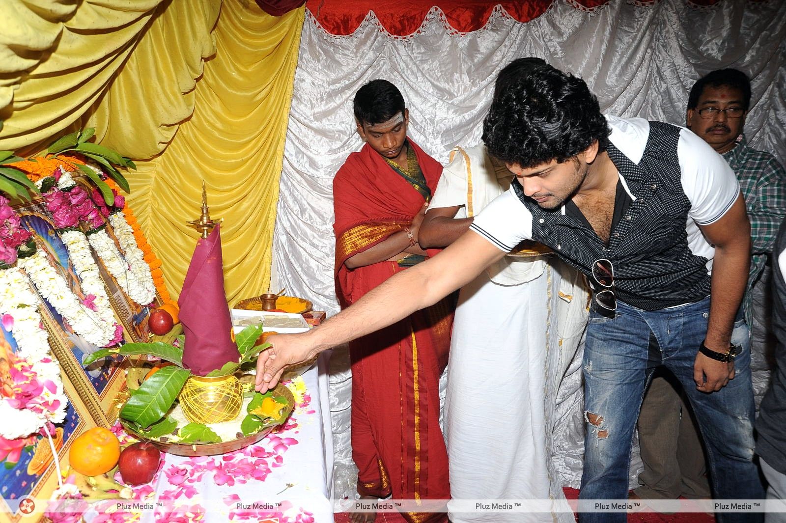 Ajmal Ameer - Vamsi New Film Opening Photos | Picture 367598