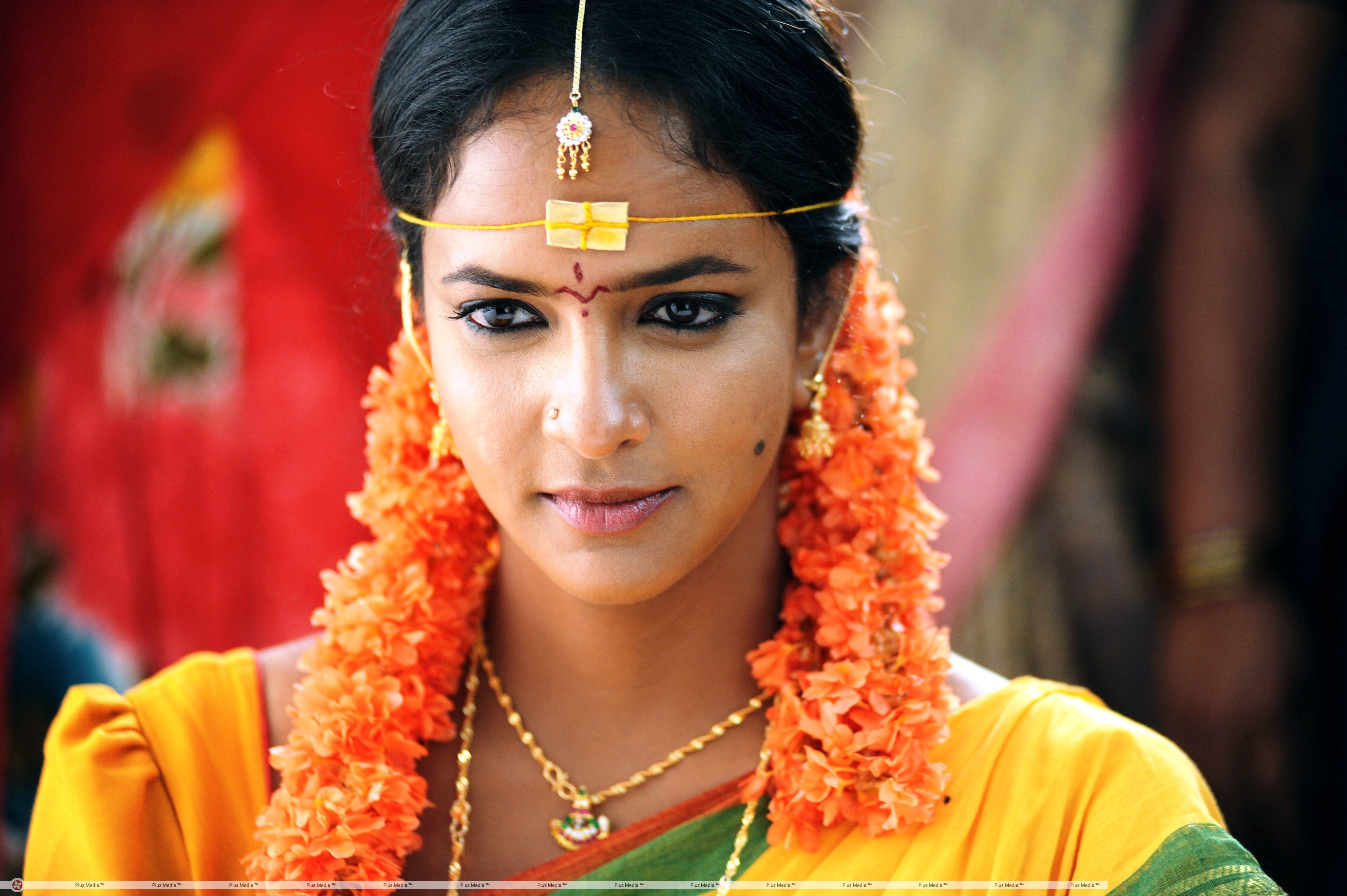 Lakshmi Manchu Latest Stills in Gundello Godari Movie | Picture 372136