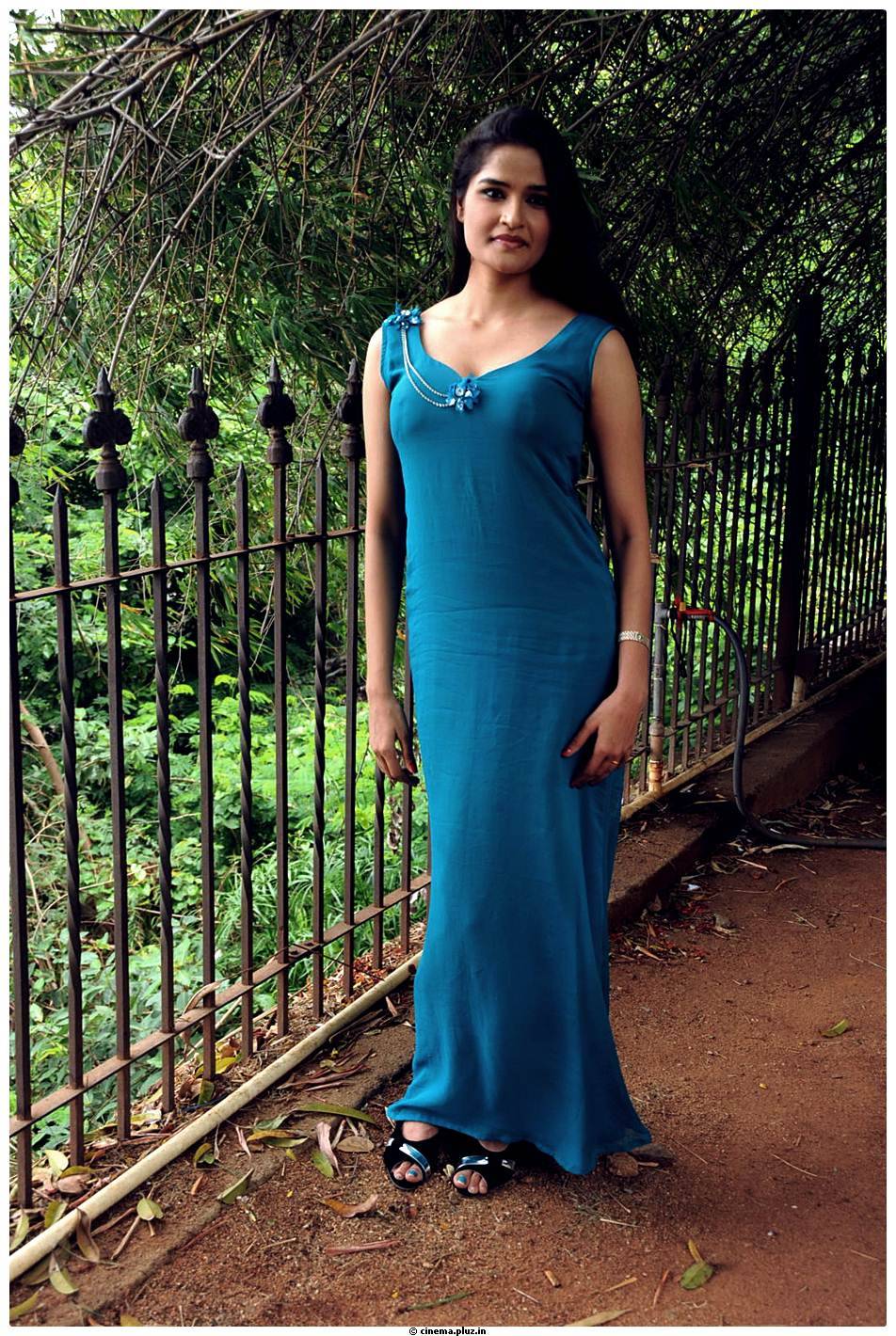 Sneha Thakur Latest Hot Photos | Picture 500193