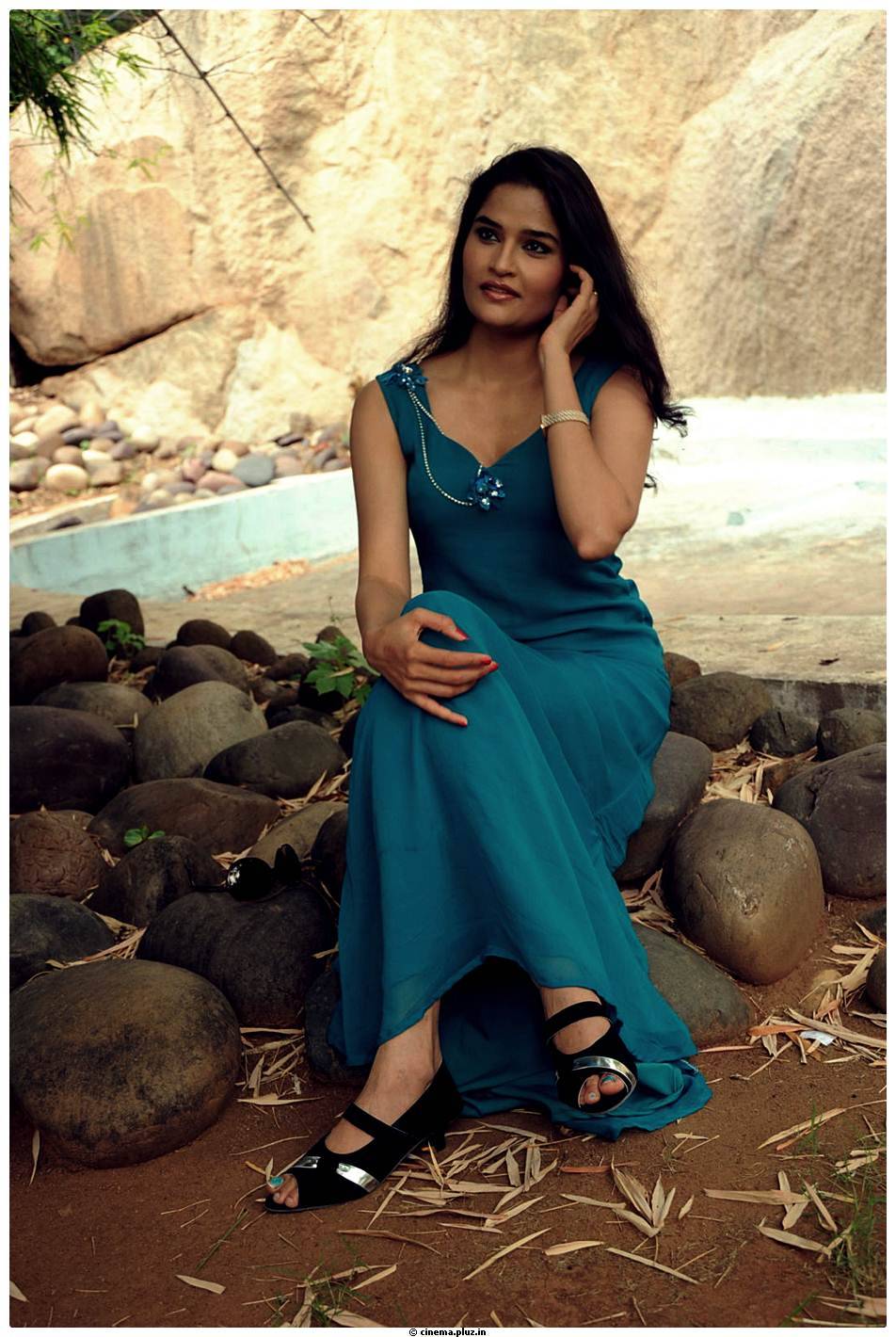 Sneha Thakur Latest Hot Photos | Picture 500210