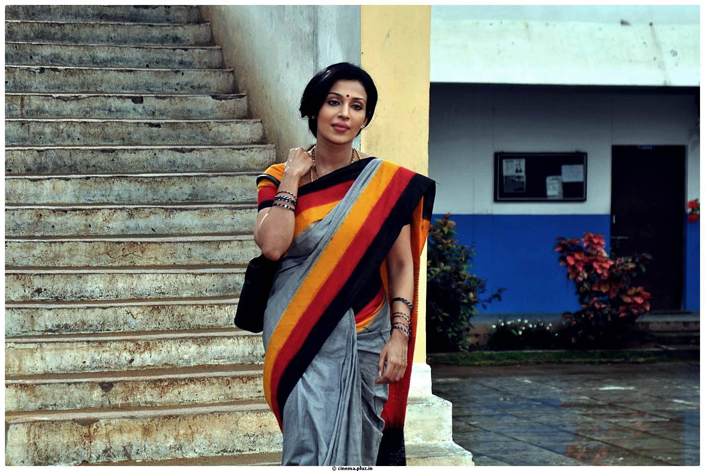 Flora Saini - Aakasam lo Sagam Movie Working Stills | Picture 501119