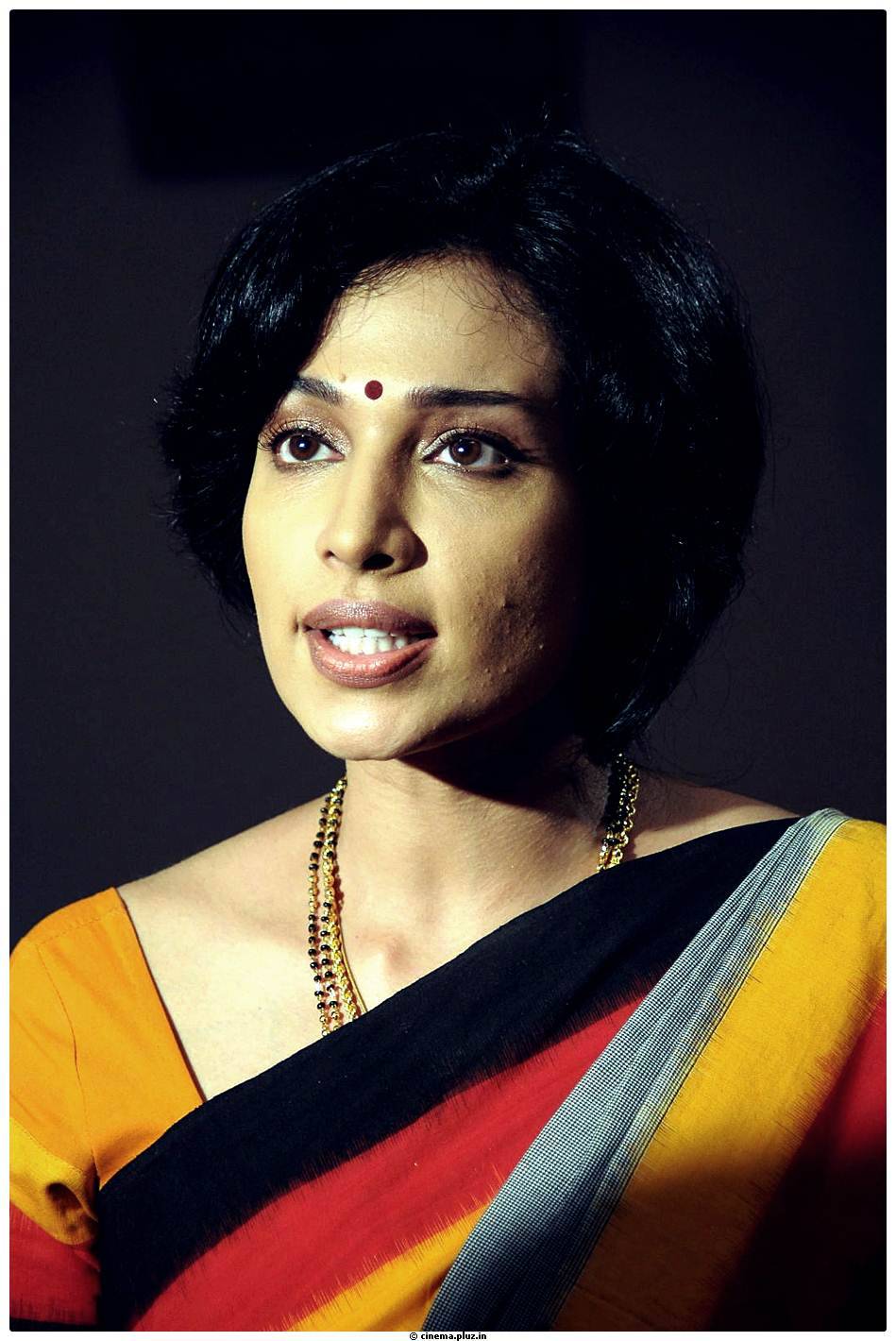 Flora Saini - Aakasam lo Sagam Movie Working Stills | Picture 501125