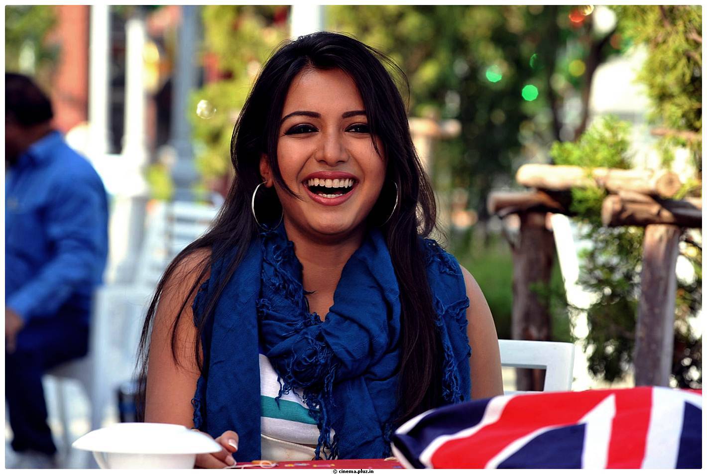Catherine Tresa Cute Images From Iddarammayilatho Movie | Picture 502135