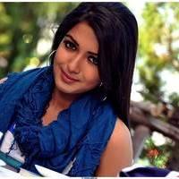 Catherine Tresa Cute Images From Iddarammayilatho Movie | Picture 502122