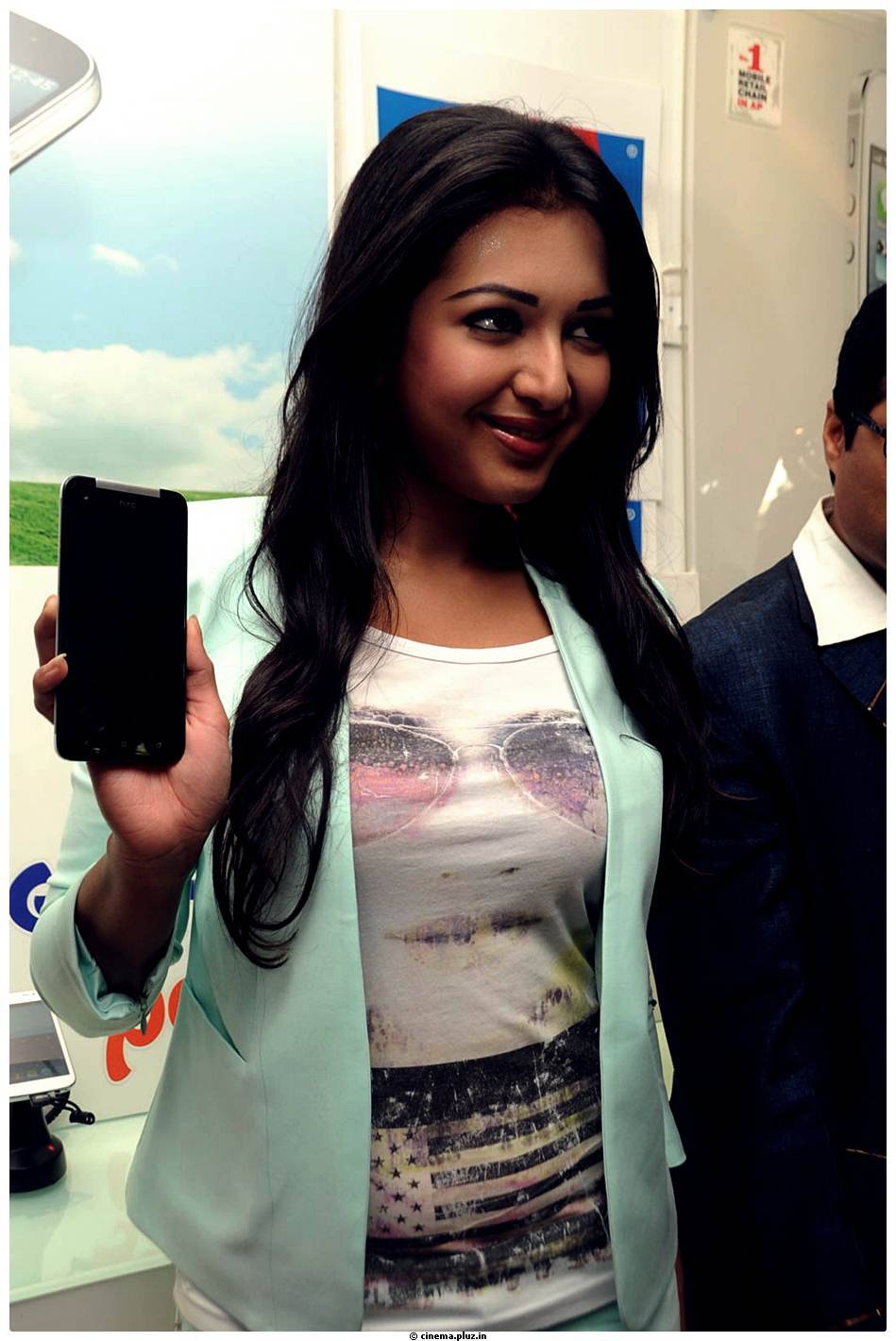 Catherine Tresa Latest Photos at Big C Mobile Store Launch | Picture 503112