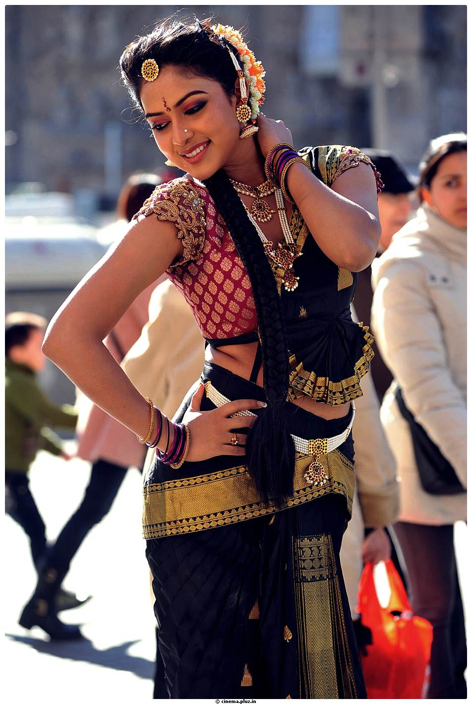 Amala Paul Latest Cute Images from Iddarammayilatho Movie | Picture 507412