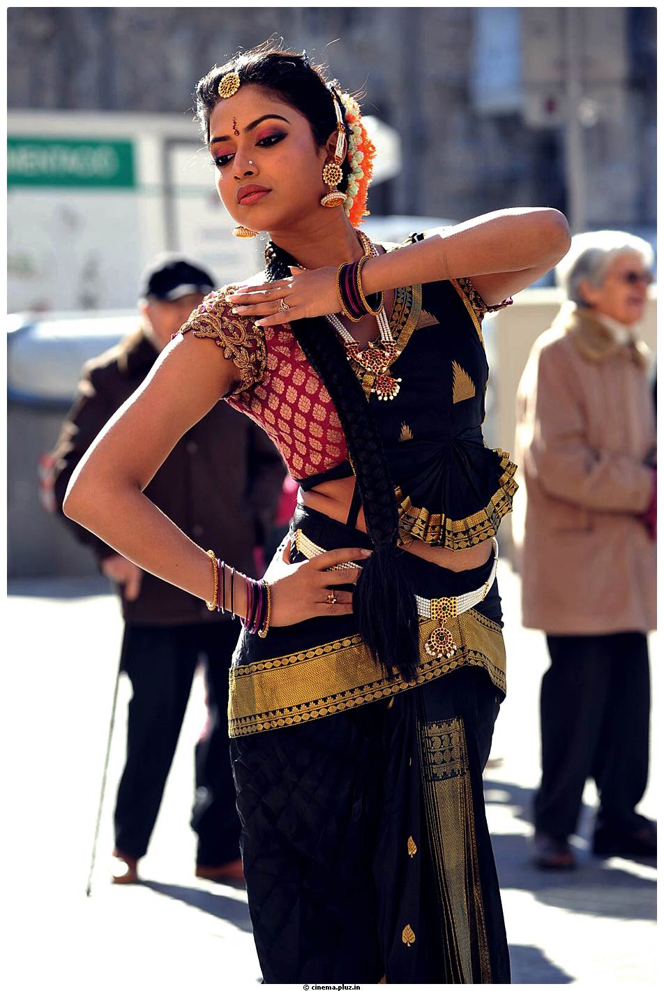 Amala Paul Latest Cute Images from Iddarammayilatho Movie | Picture 507420