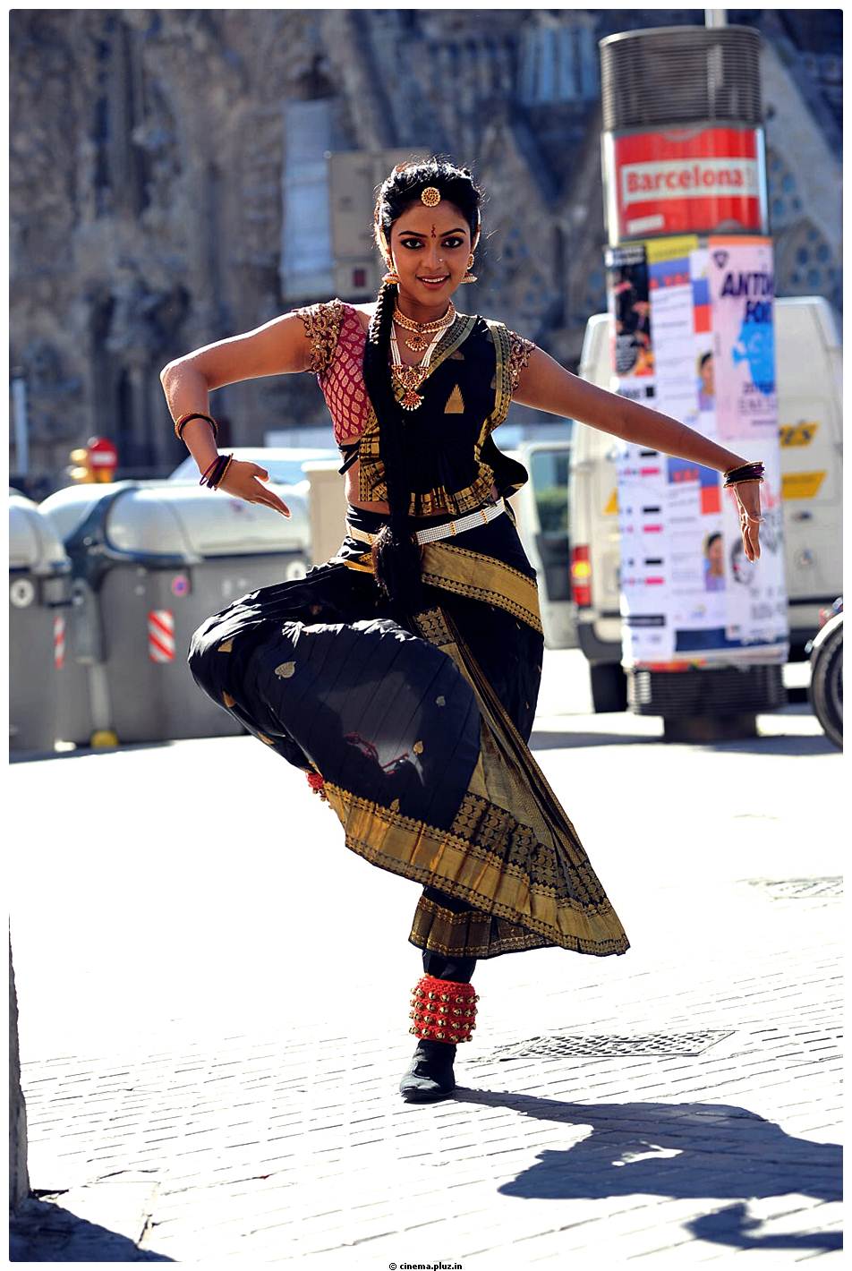 Amala Paul Latest Cute Images from Iddarammayilatho Movie | Picture 507551