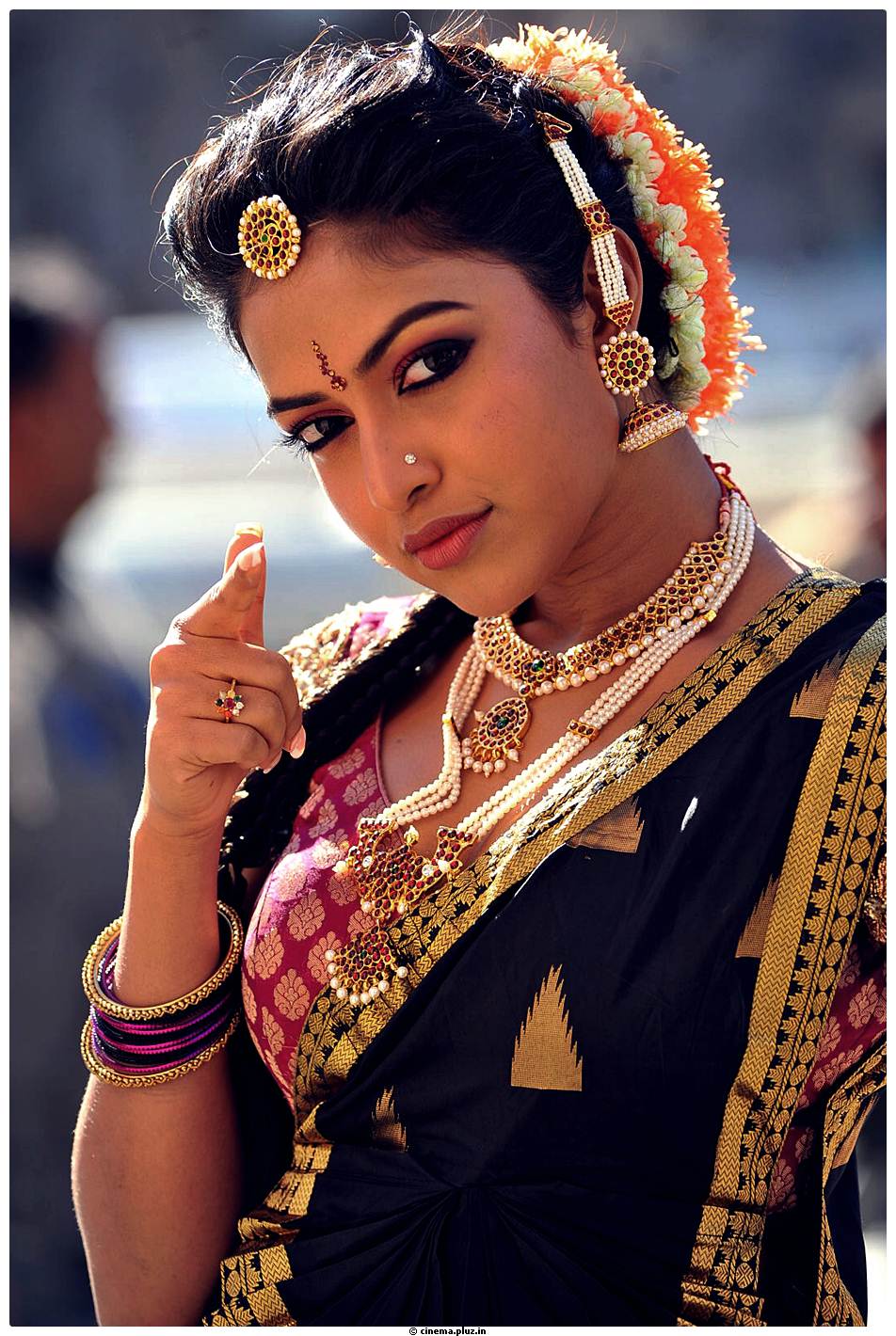 Amala Paul Latest Cute Images from Iddarammayilatho Movie | Picture 507561