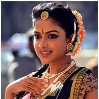 Amala Paul Latest Cute Images from Iddarammayilatho Movie | Picture 507503