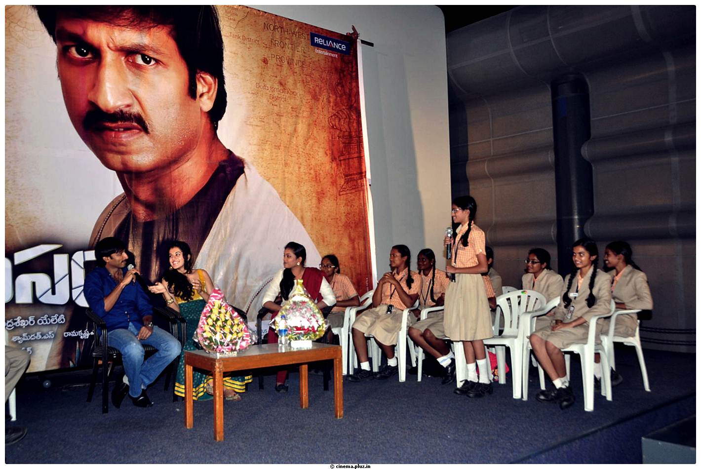 Gopichand and Taapsee @ Sahasam Show to School Students Photos | Picture 512405