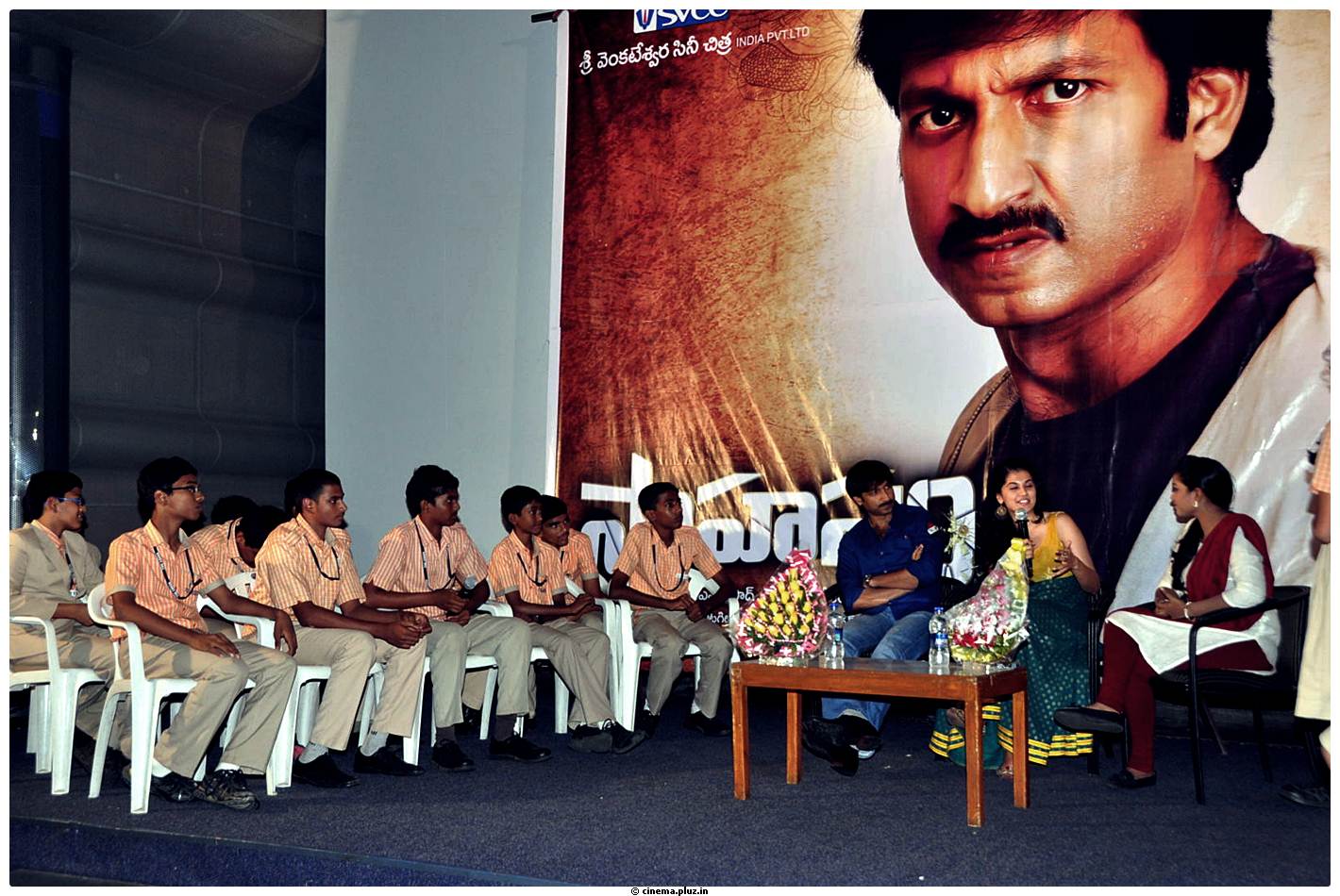 Gopichand and Taapsee @ Sahasam Show to School Students Photos | Picture 512406