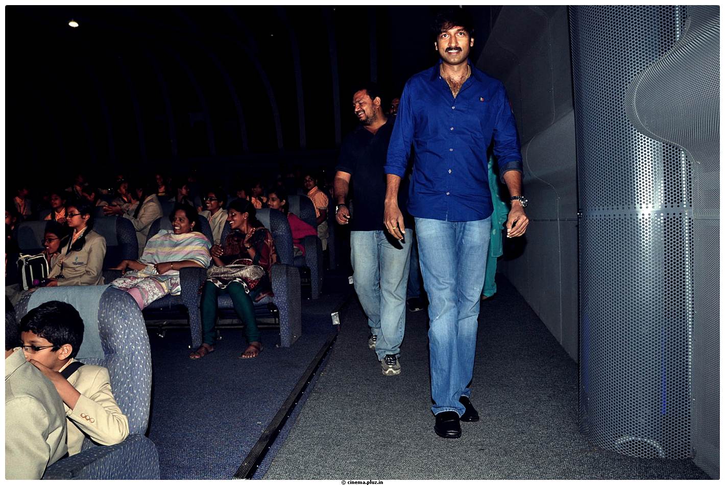 Gopichand - Gopichand and Taapsee @ Sahasam Show to School Students Photos | Picture 512220