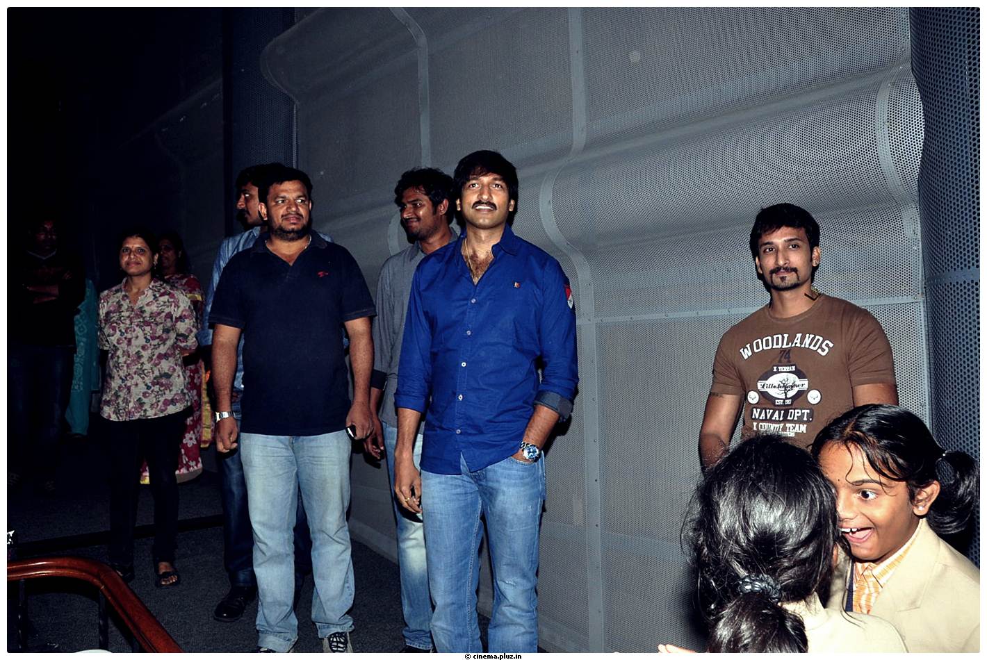 Gopichand - Gopichand and Taapsee @ Sahasam Show to School Students Photos | Picture 512241