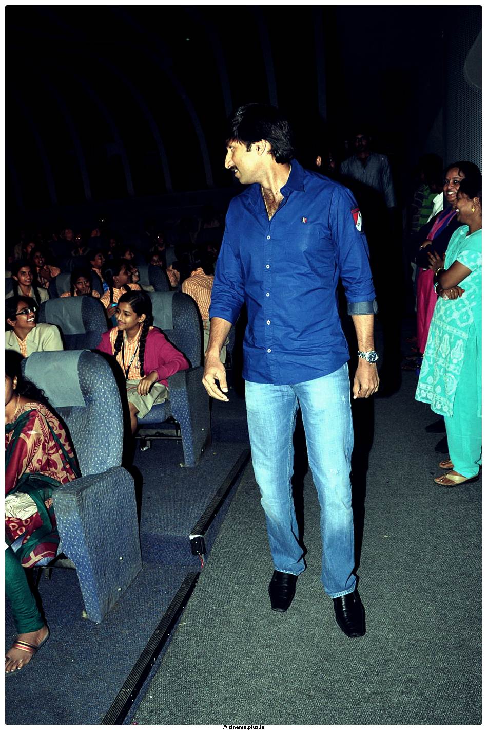 Gopichand - Gopichand and Taapsee @ Sahasam Show to School Students Photos | Picture 512247