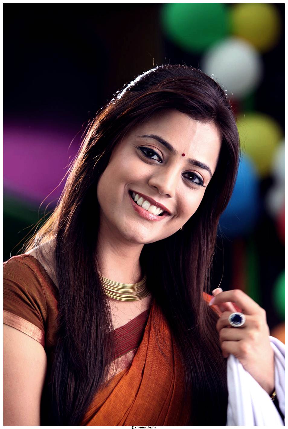 Nisha Agarwal Hot Saree Stills in Saradaga Ammayilatho Movie | Picture 513183