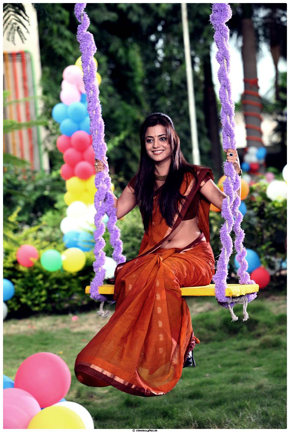 Nisha Agarwal Hot Saree Stills in Saradaga Ammayilatho Movie | Picture 513190