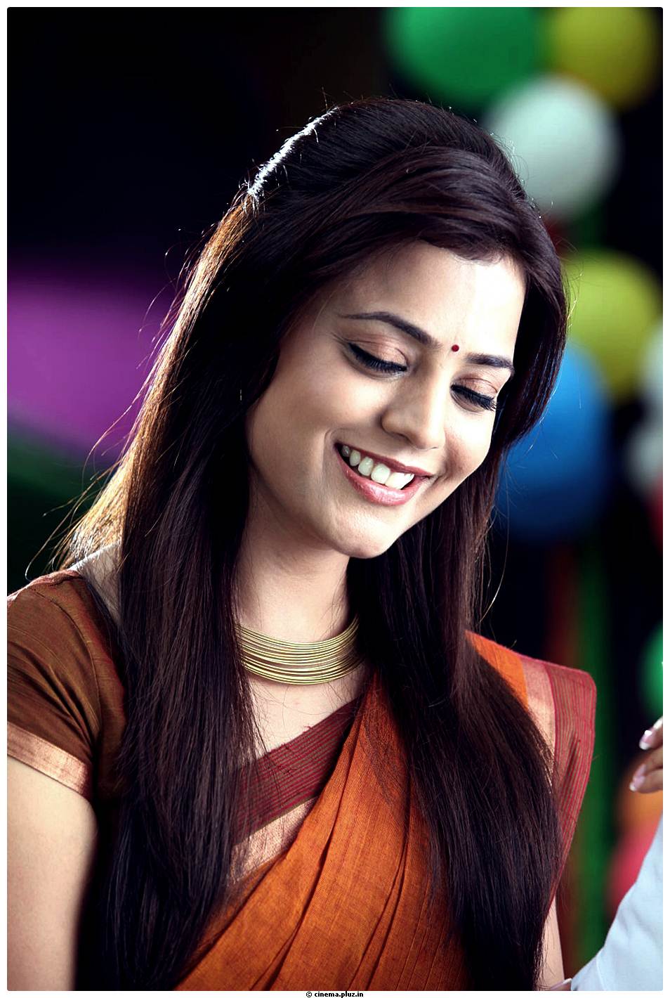 Nisha Agarwal Hot Saree Stills in Saradaga Ammayilatho Movie | Picture 513196