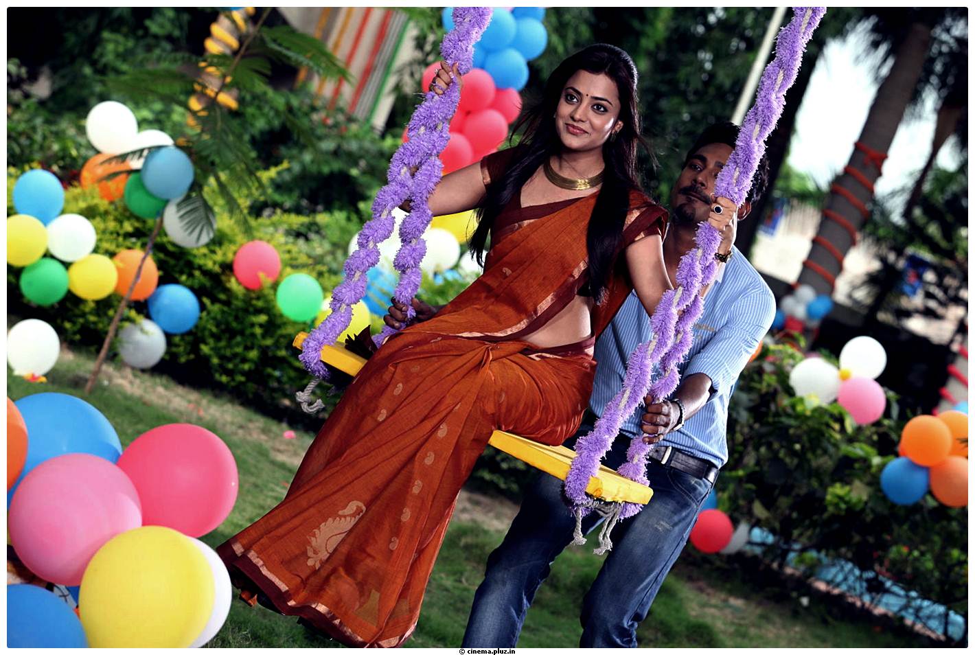 Nisha Agarwal Hot Saree Stills in Saradaga Ammayilatho Movie | Picture 513198