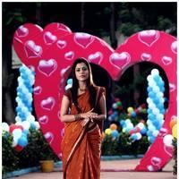 Nisha Agarwal Hot Saree Stills in Saradaga Ammayilatho Movie | Picture 513187