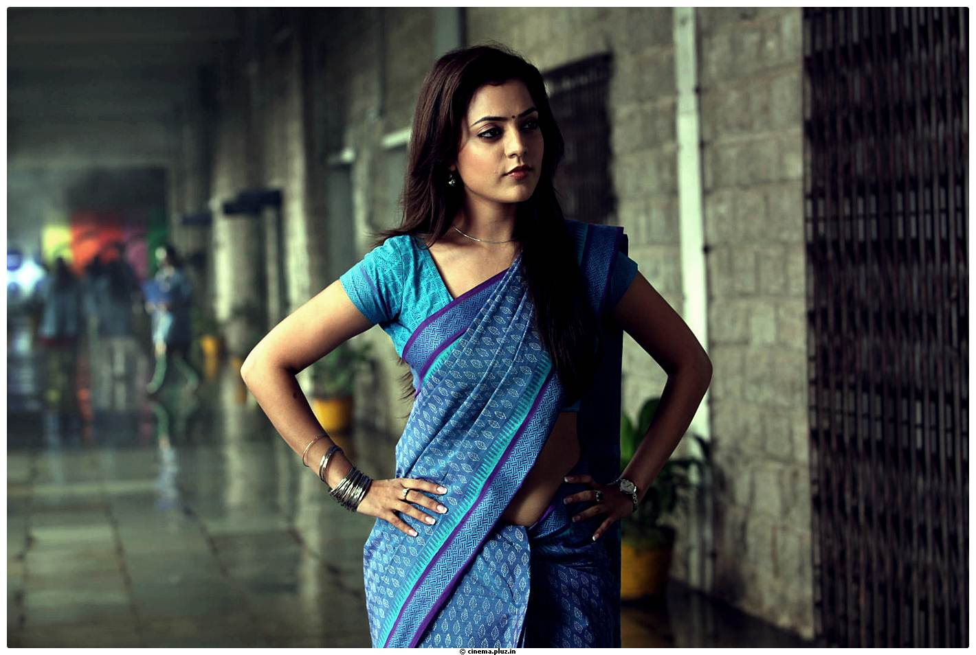 Nisha Agarwal Hot Saree Stills in Saradaga Ammayilatho Movie | Picture 513255