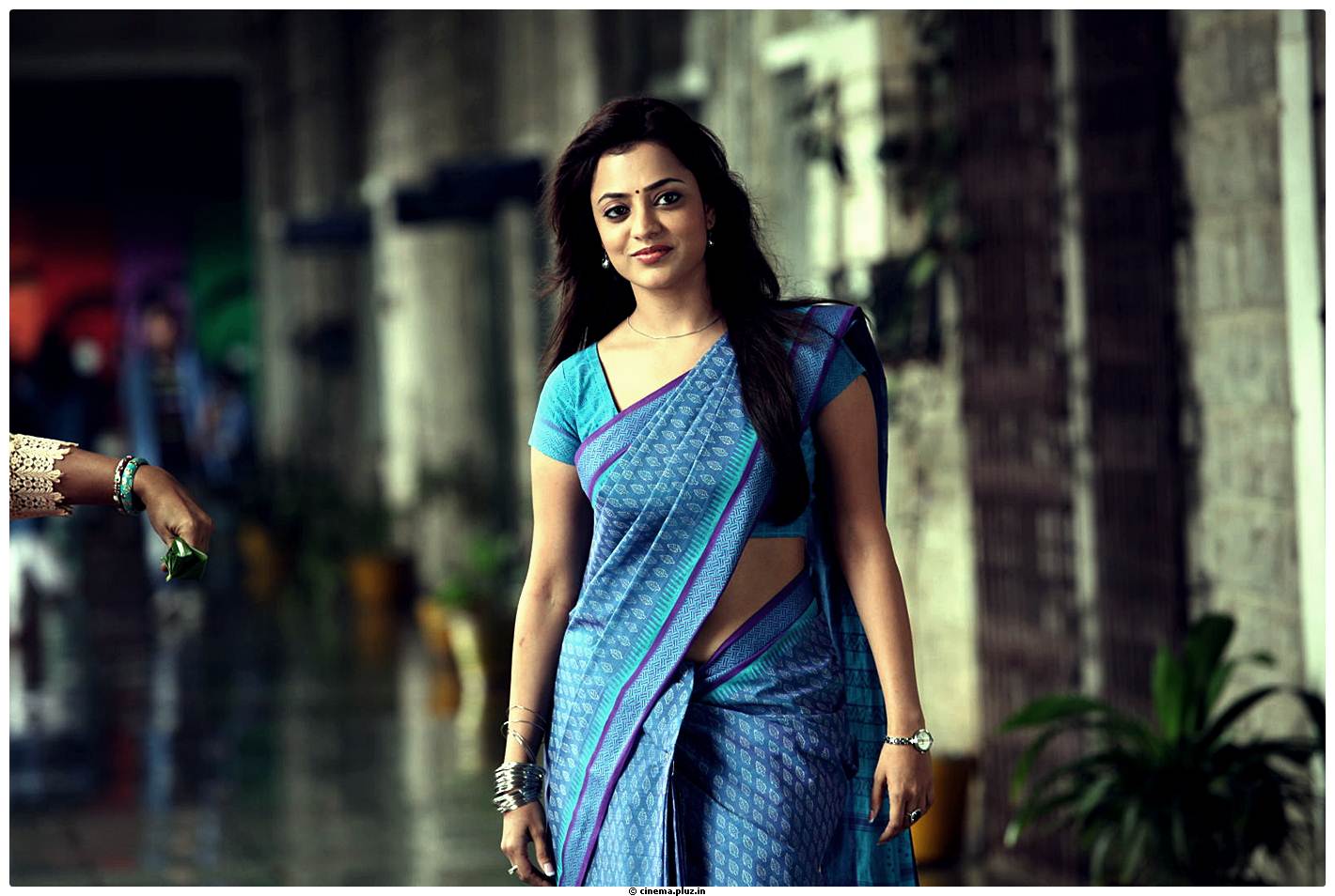 Nisha Agarwal Hot Saree Stills in Saradaga Ammayilatho Movie | Picture 513291