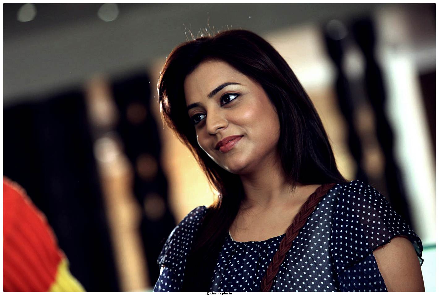 Nisha Agarwal Hot Saree Stills in Saradaga Ammayilatho Movie | Picture 513306
