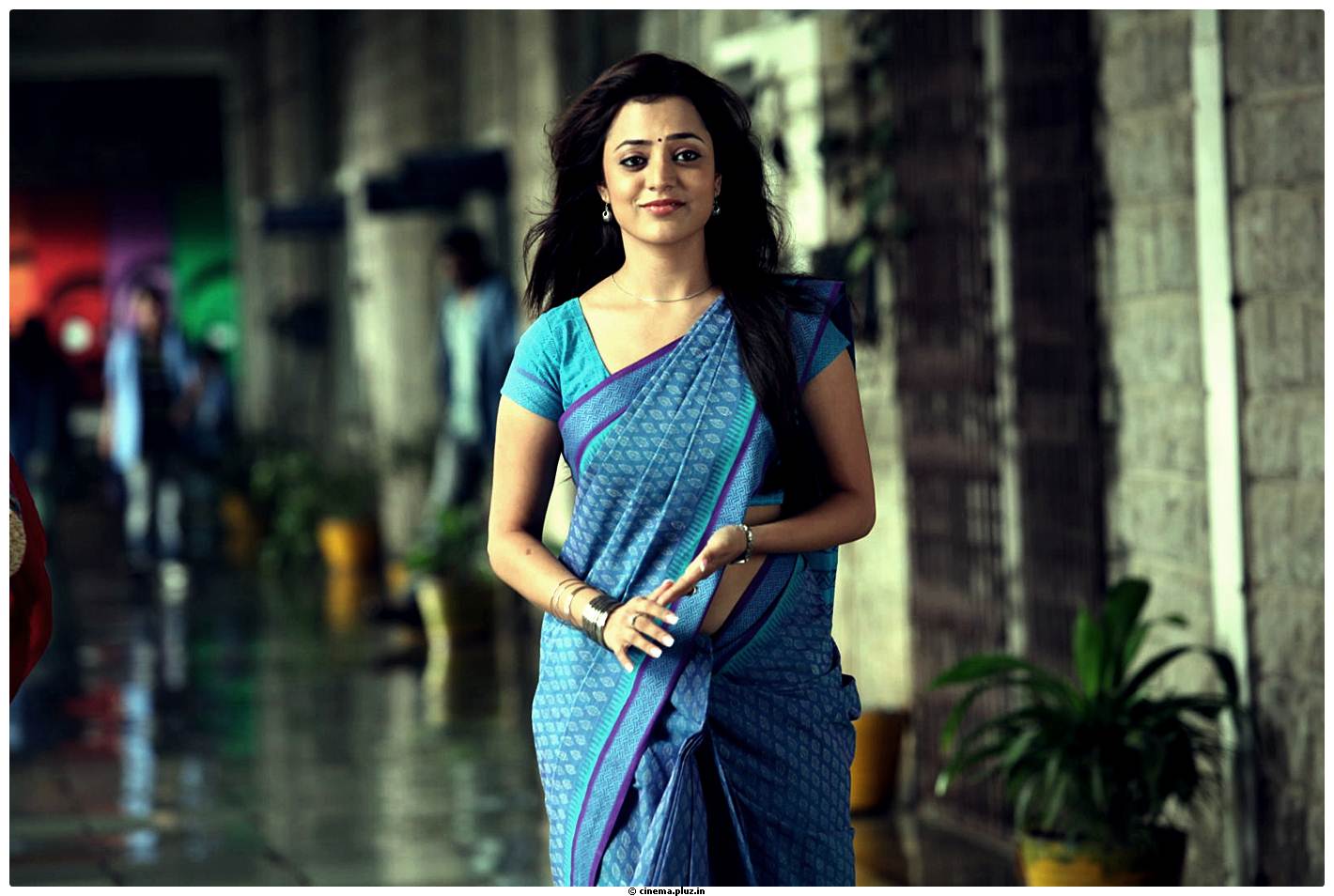 Nisha Agarwal Hot Saree Stills in Saradaga Ammayilatho Movie | Picture 513311