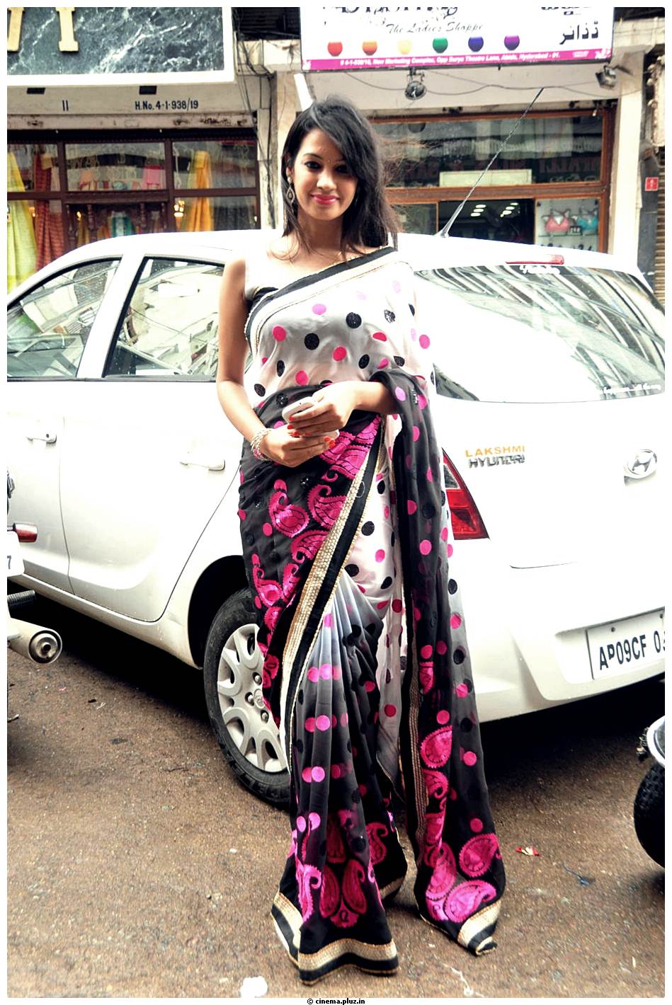 Deeksha Panth launches Pochampally Cotton Mela 2013 Photos | Picture 514629