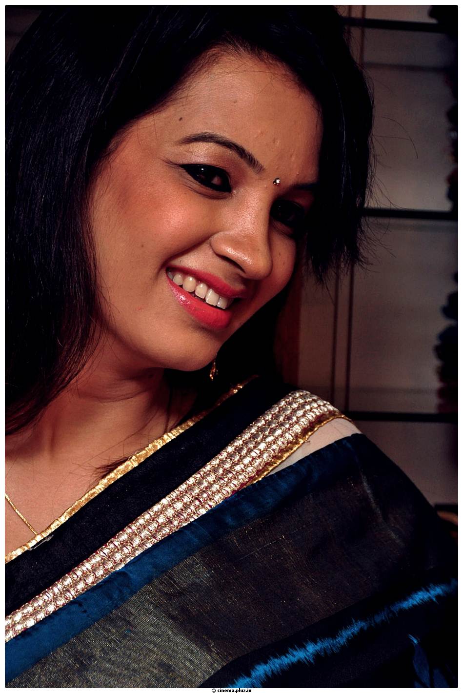 Deeksha Panth launches Pochampally Cotton Mela 2013 Photos | Picture 514660