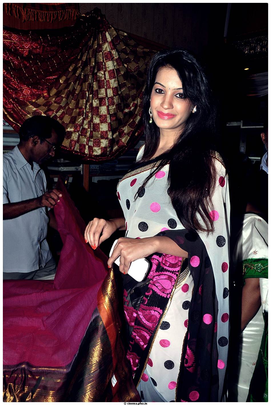Deeksha Panth launches Pochampally Cotton Mela 2013 Photos | Picture 514670