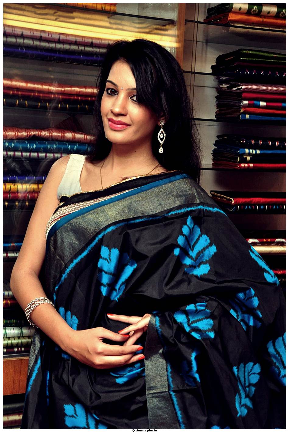 Deeksha Panth launches Pochampally Cotton Mela 2013 Photos | Picture 514693