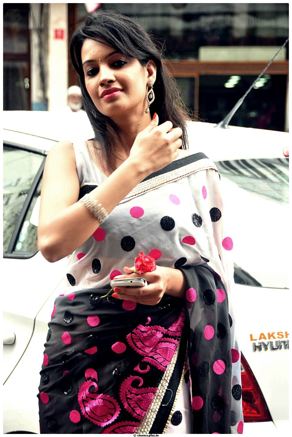 Deeksha Panth launches Pochampally Cotton Mela 2013 Photos | Picture 514698
