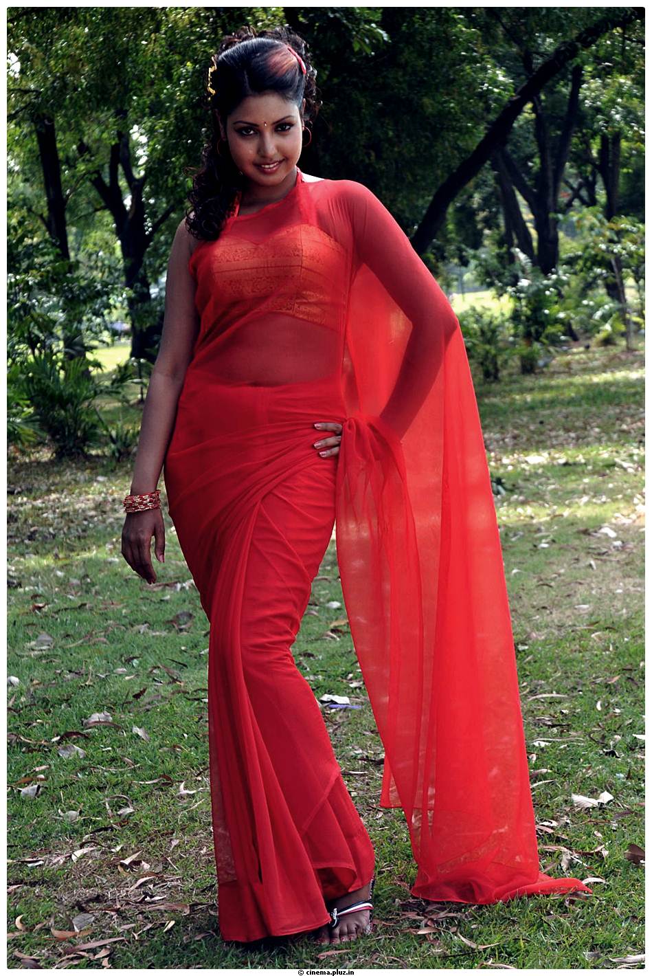 Komal Jha Latest Hot Saree Photos | Picture 522861